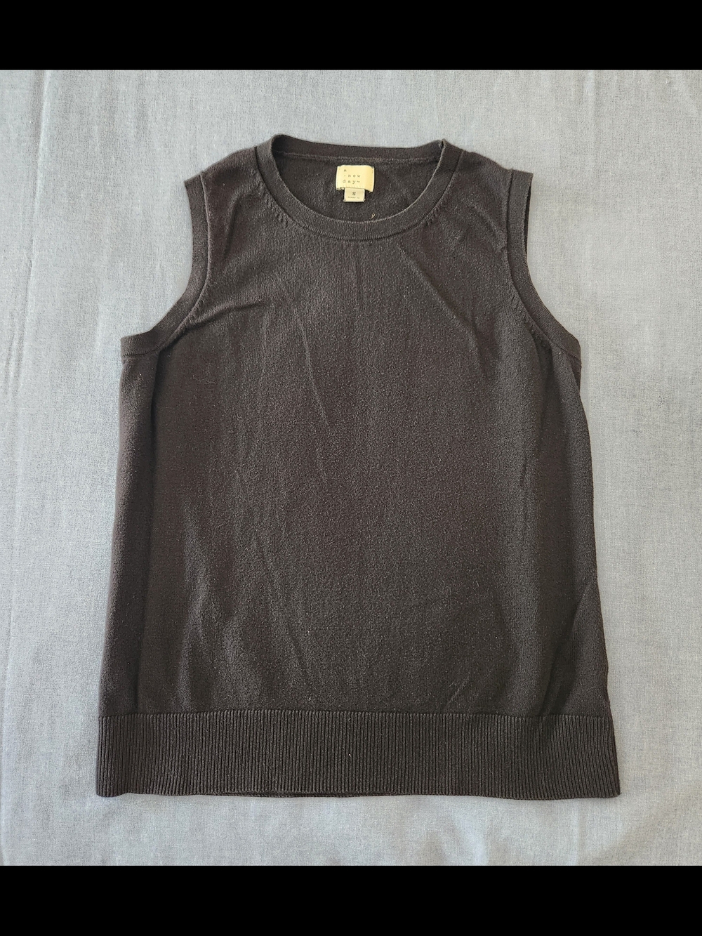Sleeveless Knit Top in Black